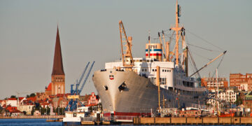 Entwicklung der Werftindustrie – Die MV Werften und maritime Unternehmen in Rostock im Spannungsfeld zwischen Herausforderungen und Chancen
