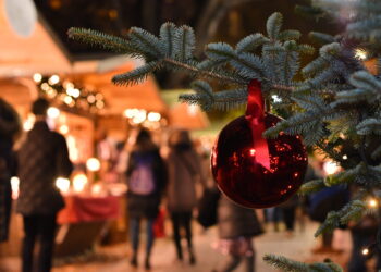 Weihnachtsmarkt Schwerin: Wirtschaftliche Impulse für Einzelhandel und Gastronomie