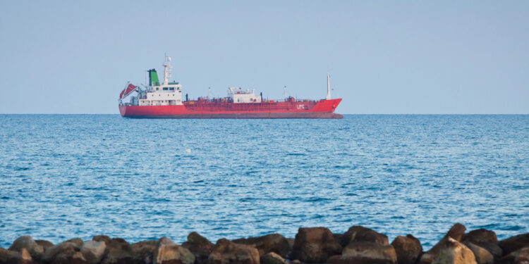Drohende Teilschließung des LNG-Terminals Rügen: Deutsche Umwelthilfe fordert endgültiges Aus