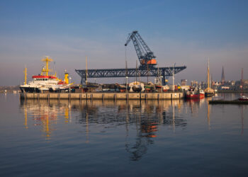 Hafenausbau und Infrastrukturprojekte – Wie der Rostocker Hafen seine Wettbewerbsfähigkeit im internationalen Schiffsverkehr sichert