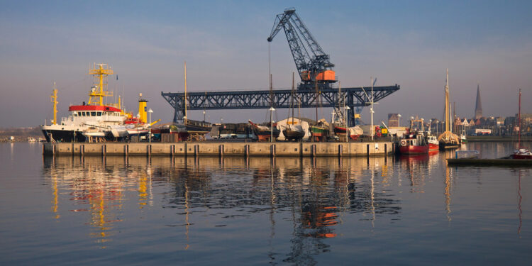 Hafenausbau und Infrastrukturprojekte – Wie der Rostocker Hafen seine Wettbewerbsfähigkeit im internationalen Schiffsverkehr sichert