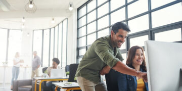 Kaufbereite Agenturen erkennen: 5 Trigger, die auf akuten Bedarf hindeuten – und wie sie sich systematisch nutzen lassen