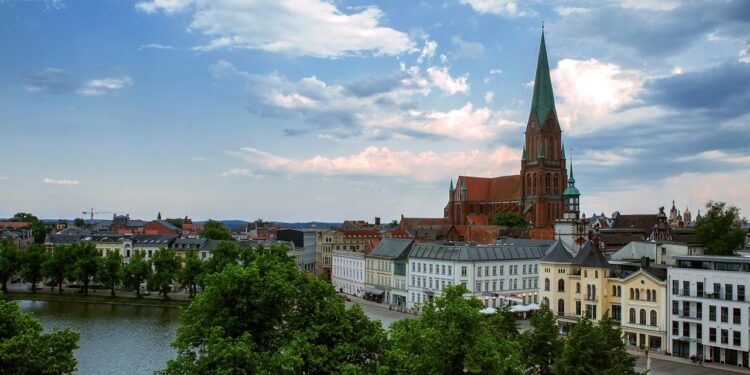 Dr. Wolfgang Blank: „Gemeinsam entwickeln wir die Kompetenzen für die Arbeitswelt von morgen“