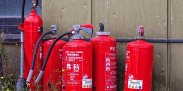 Brandschutz in Tierhaltungsanlagen: Bauministerium weist Kritik zurück