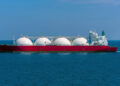Übergangsfrist für LNG-Terminal Rügen abgelaufen: Deutsche Umwelthilfe fordert Betriebsstopp, bis Informationen zu Luftreinhaltung und Lärm öffentlich und geprüft sind
