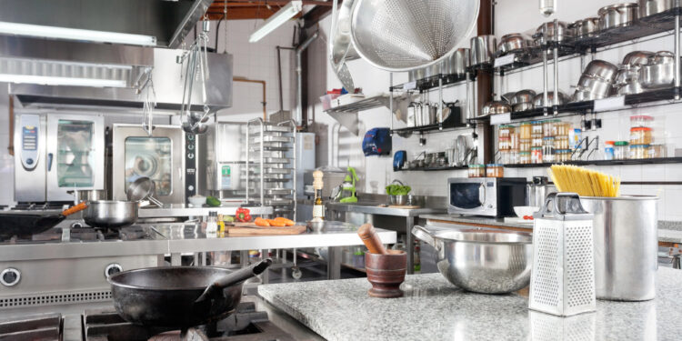 Wenn Fett zum Kostenfaktor wird Warum Gastronomie und Großküchen ihre Abwasserprozesse besser planen müssen