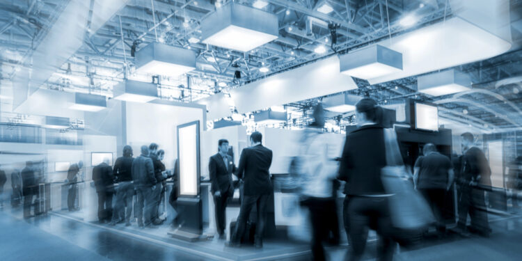 Messebaustelle: Sicherheit und Logistik im Messebau