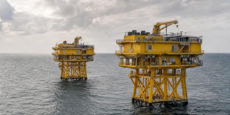 KI-generiertes Symbolbild: Gennaker: Zwei Umspannplattformen vor Mecklenburg-Vorpommern installiert